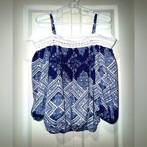 BCX Ladies Navy & White Bandana Paisley Print Cold Shoulder Blouse. Size S EUC
